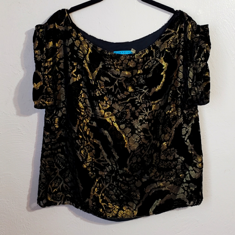 Alice and Olivia sz L burnout velvet top